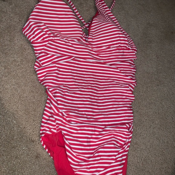 Swimsuits - Picture 10 of 11